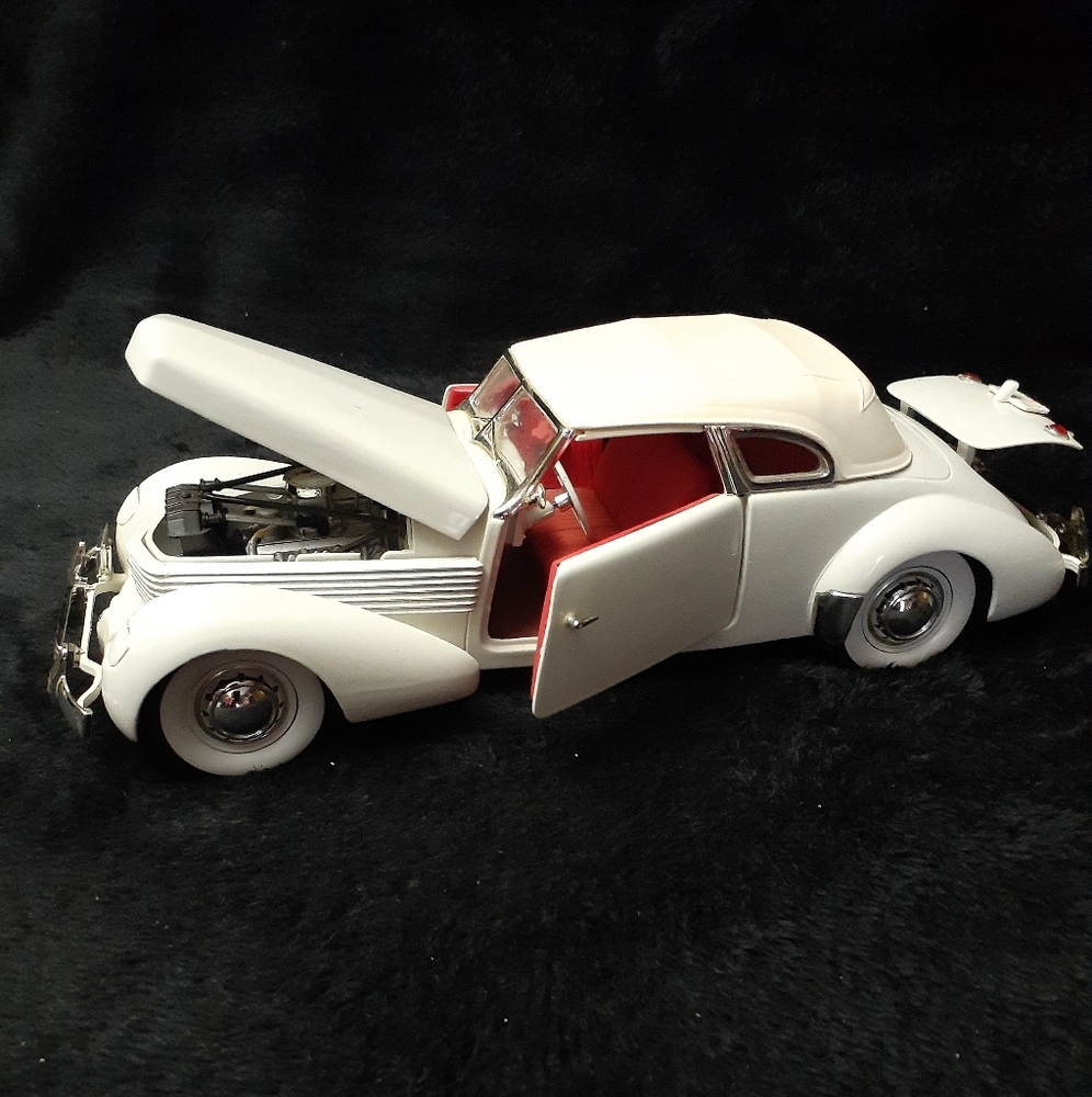 Vintage 1936 Cord Supercharged Collectible Model Car